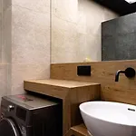 Wb Premium - Jacuzzi - 24h Self Check-in * فروتسواف