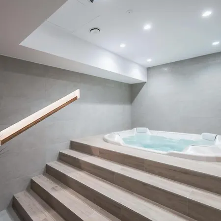 Apartament Wb Premium - Jacuzzi - 24h Self Check-in